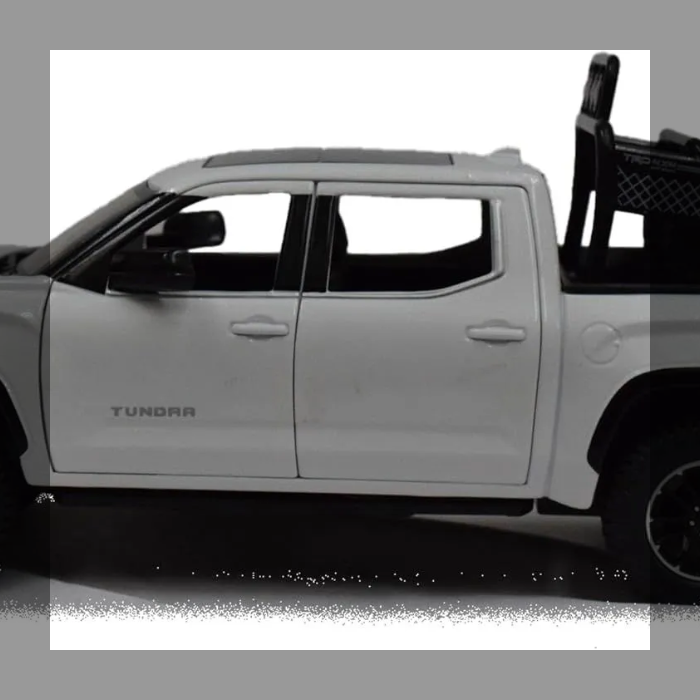 TOYOTA Tundra 1/24スケール 白 DIECAST ダイキャスト ミニカー プルバック機能付き 完成品 モデルカー トヨタ 箱入り おもちゃ ライトアップ サウンド