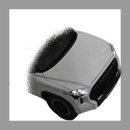 TOYOTA Tundra 1/24スケール 白 DIECAST ダイキャスト ミニカー プルバック機能付き 完成品 モデルカー トヨタ 箱入り おもちゃ ライトアップ サウンド