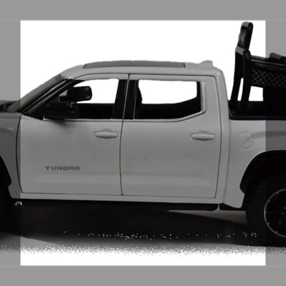 TOYOTA Tundra 1/24スケール 白 DIECAST ダイキャスト ミニカー プルバック機能付き 完成品 モデルカー トヨタ 箱入り おもちゃ ライトアップ サウンド